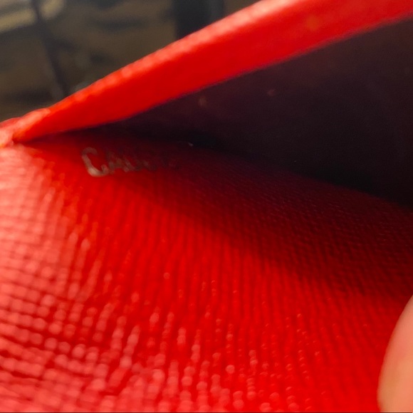 Authentic Louis Vuitton Small Ring Agenda in Epi Leather - Picture 7 of 12